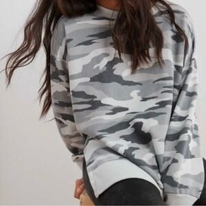 Aerie‎ Oversized Camo Cotton Blend Sweatshirt Light Gray Size Small Christmas